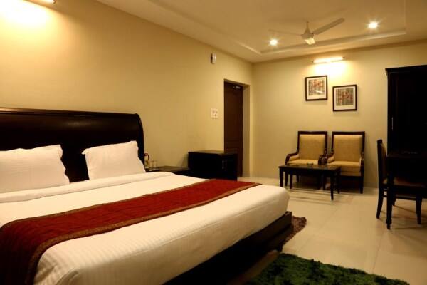 Hotel Grand Sharda, Pilibhit 2